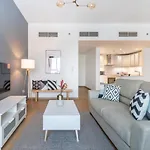 Guestready - Skyline Views